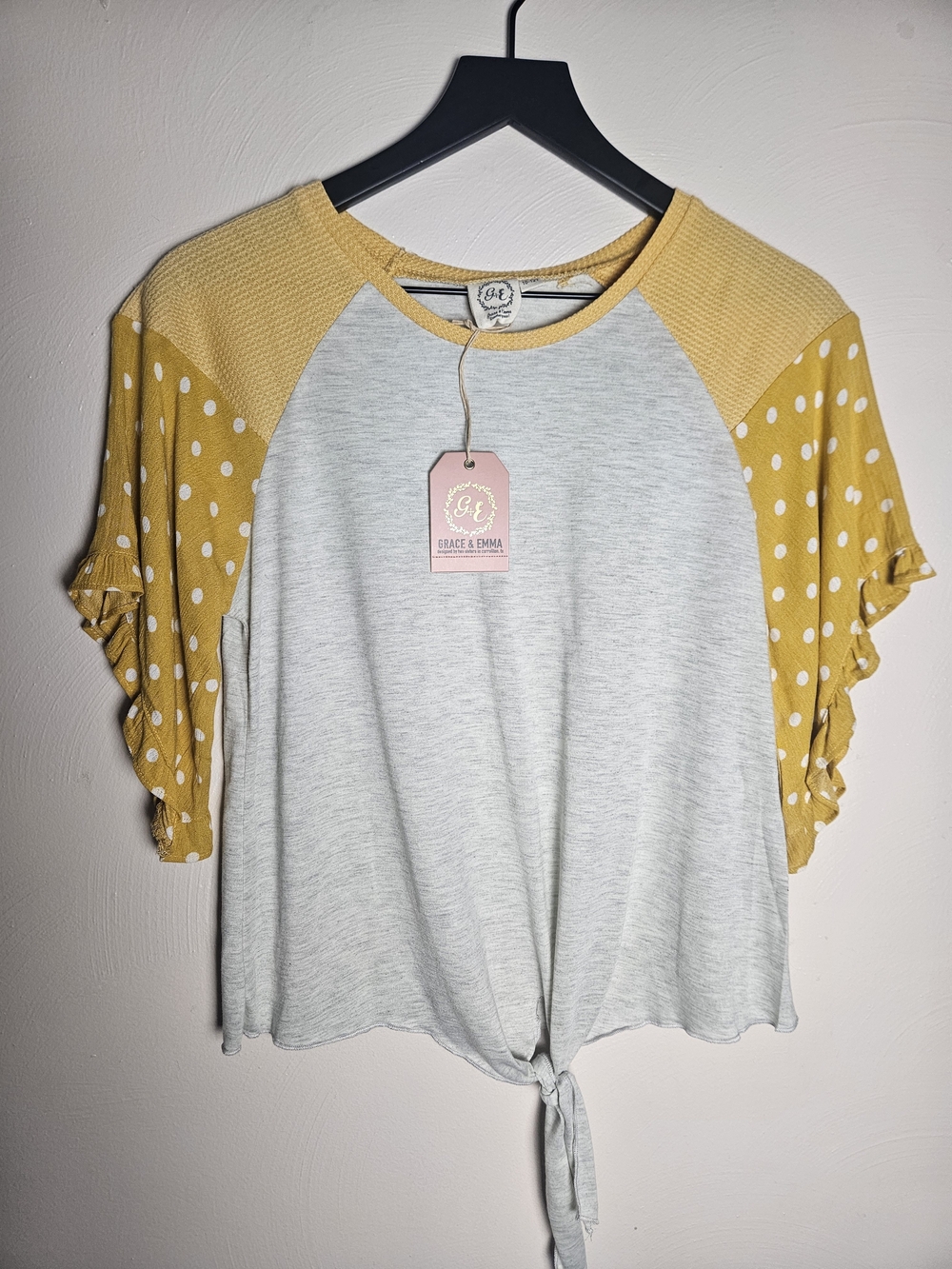 Grace & Emma Girls' Cream & Yellow Polka Raglan Tie-Front Top